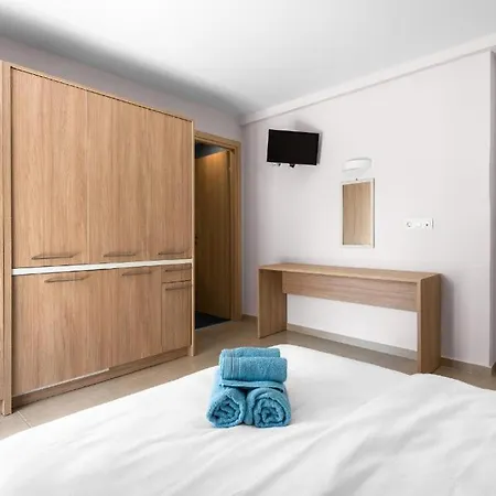 Blue Flag Beachfront Studios, Nilie Hospitality Mgmt *