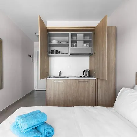 Blue Flag Beachfront Studios, Nilie Hospitality Mgmt Appartement