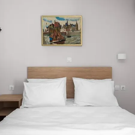 Blue Flag Beachfront Studios, Nilie Hospitality Mgmt