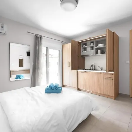 Blue Flag Beachfront Studios, Nilie Hospitality Mgmt Appartement Olympiakí Aktí