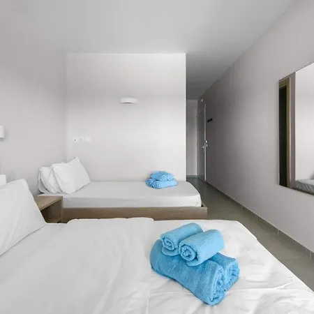 Blue Flag Beachfront Studios, Nilie Hospitality Mgmt *