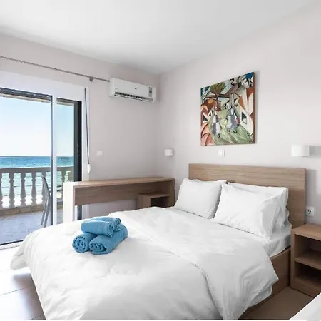 Blue Flag Beachfront Studios, Nilie Hospitality Mgmt Apartment *