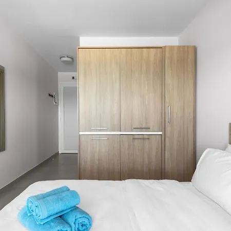 Apartment Blue Flag Beachfront Studios, Nilie Hospitality Mgmt