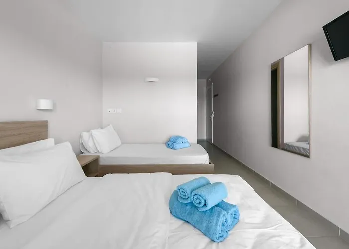 Blue Flag Beachfront Studios, Nilie Hospitality Mgmt *